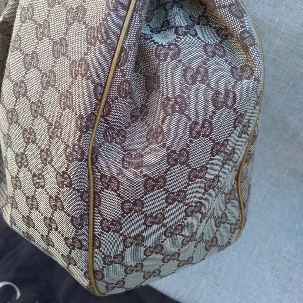Gucci Large GG Monogram Gold Trim Sukey - Picture 4 of 15